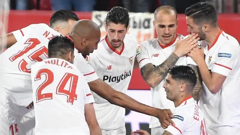 Con Layún de titular, Sevilla se impone a la Real Sociedad y sueña con Europa