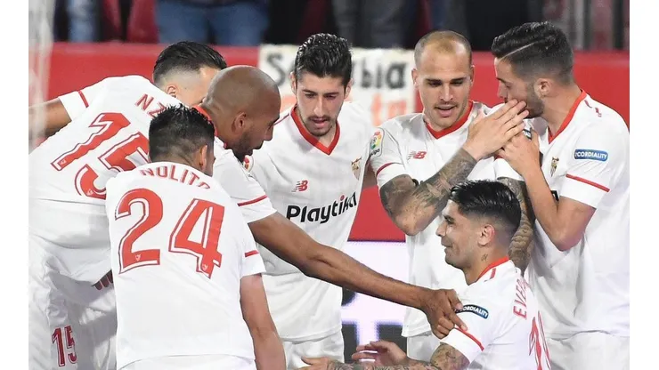Con Layún de titular, Sevilla se impone a la Real Sociedad y sueña con Europa