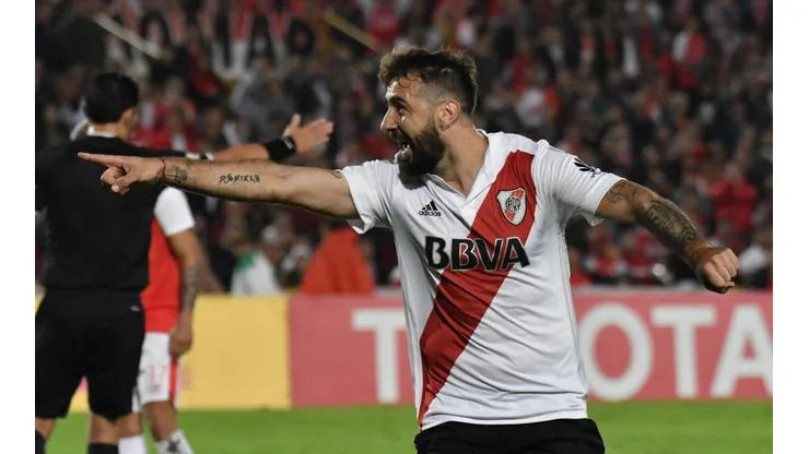 ALLÁ VAMOS. Pratto festeja el gol de la clasificación de River a octavos de final (Foto: Getty).