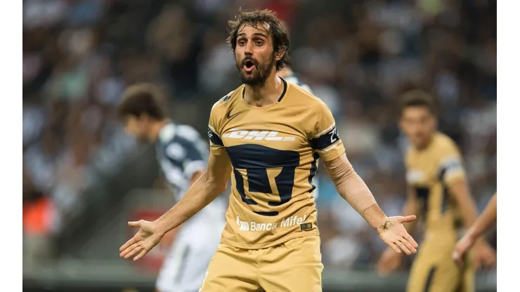 Alejandro Arribas, Pumas.