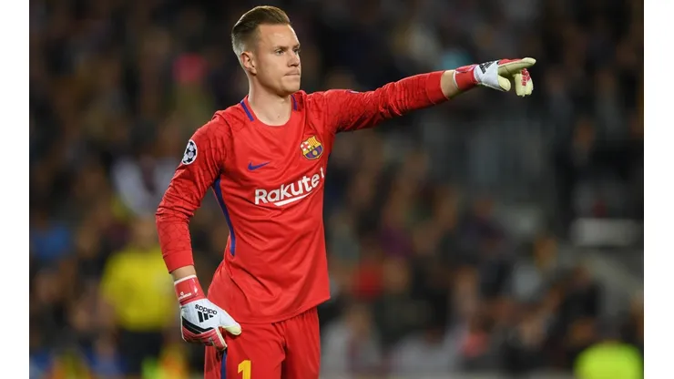 Ter Stegen sorprendió a todos y llegó a pata