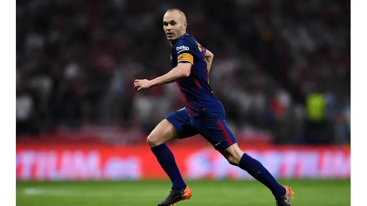 Andrés Iniesta no se perderá el clásico contra el Real Madrid