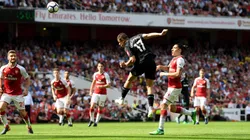 El delantero mexicano no tuvo un regreso feliz a la Premier y quiere salir del West Ham