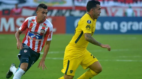 OOOOLE. Tevez le negó el saludo a Teo.