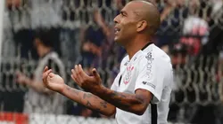 AFUERA. Emerson estuvo menos de dos minutos en el campo de juego en Corinthians-Independiente.