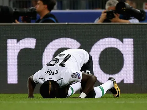 Mané sobró la jugada, quiso tirar un taco y en la Roma se lo quisieron comer