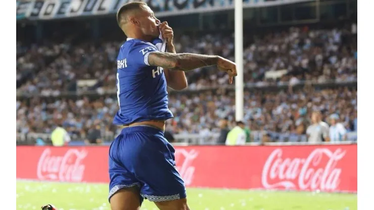 River y Racing preguntaron por Mauro Zárate, pero Vélez hará un esfuerzo por retenerlo