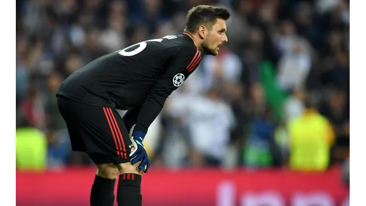 TRAGAME TIERRA. Ulreich sufre el gol de Benzema, que terminó por eliminar al Bayern Múnich (Foto: Getty).