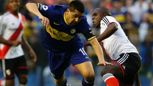 Foto de Juan Román Riquelme enfrentando a River.