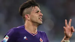 Foto de Giovanni Simeone celebrando su triplete.