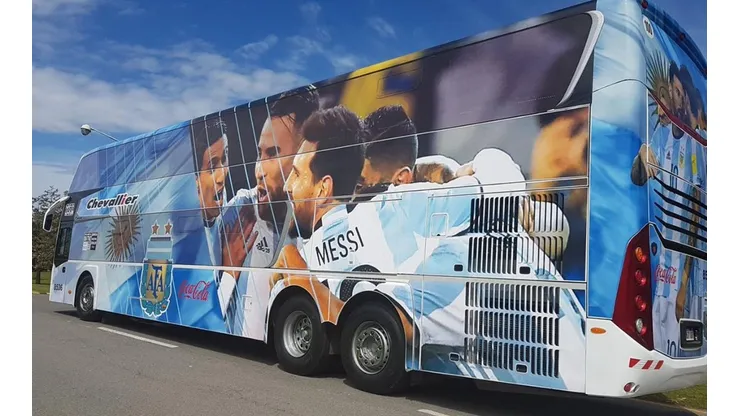 La FIFA pidió un eslogan para el autobús de Argentina y la gente se burló a más no poder
