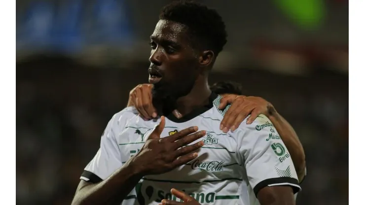 Djaniny Tavares