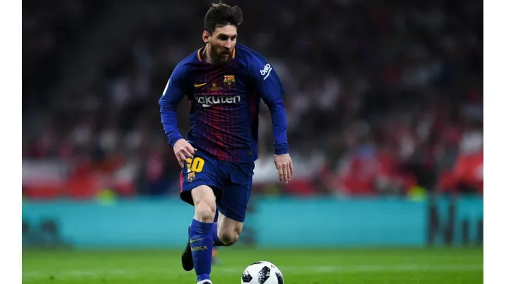 Messi, Barcelona.