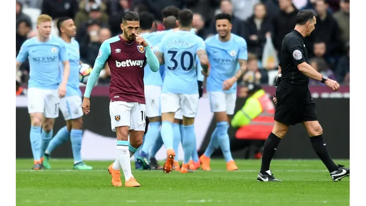 West Ham hizo los dos goles... Para que esté ganando el City