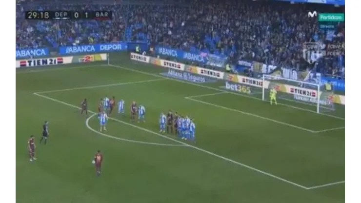 El arquero del Deportivo le sacó el gol a Messi.