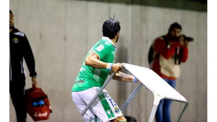 Sebastián Abreu en plena emoción violenta.