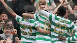 Vale todo: Celtic celebró la goleada ante Rangers con gorro de policía