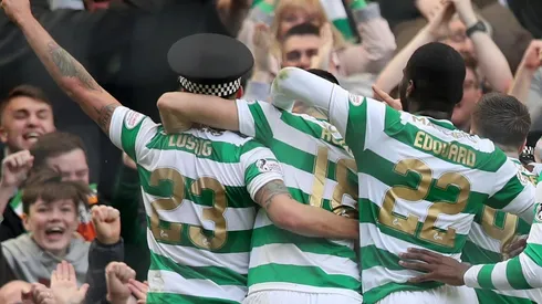 Vale todo: Celtic celebró la goleada ante Rangers con gorro de policía