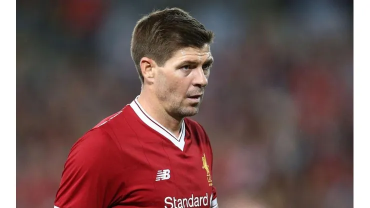 Steven Gerrard con la camiseta del equipo de sus amores.