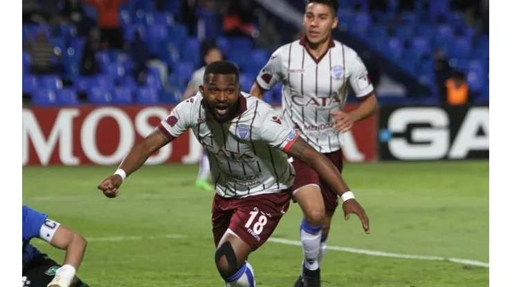 Santiago García volvió a ser clave para Godoy Cruz.