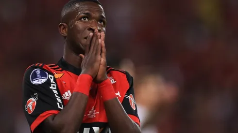 POR FAVOR, DIOS. Vinicius Junior parece rezarle en la final de la Sudamericana 2017 (Foto: Getty).