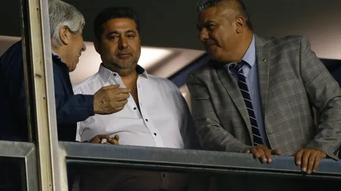 EL PODER. Angelici junto a Tapia y Moyano en La Bombonera por Eliminatorias (Foto: Getty).