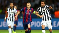 ¡AMOR INCONDICIONAL! Pese a las derrotas, todos quieren a Iniesta.