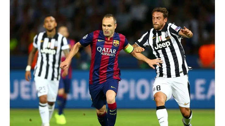 ¡AMOR INCONDICIONAL! Pese a las derrotas, todos quieren a Iniesta.