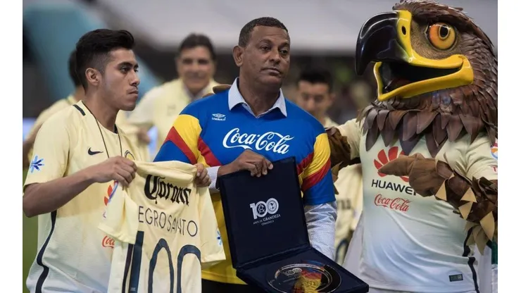 ÍCONO. El brasileño jugó seis años y ganó ocho títulos con las águilas.