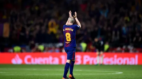 NO DEJEN DE APLAUDIR. Entre lágrimas, Don Fútbol anunció su partida del Barcelona.