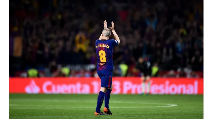 NO DEJEN DE APLAUDIR. Entre lágrimas, Don Fútbol anunció su partida del Barcelona.