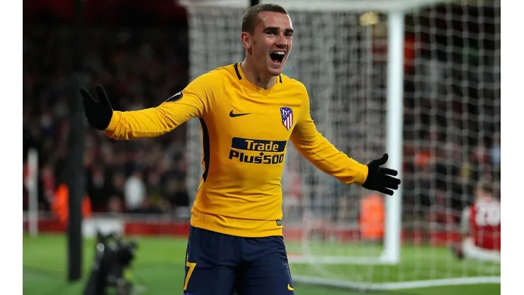 SILENCIO, LONDRES. Antoine Griezmann festeja el 1-1 del Atlético Madrid ante Arsenal.