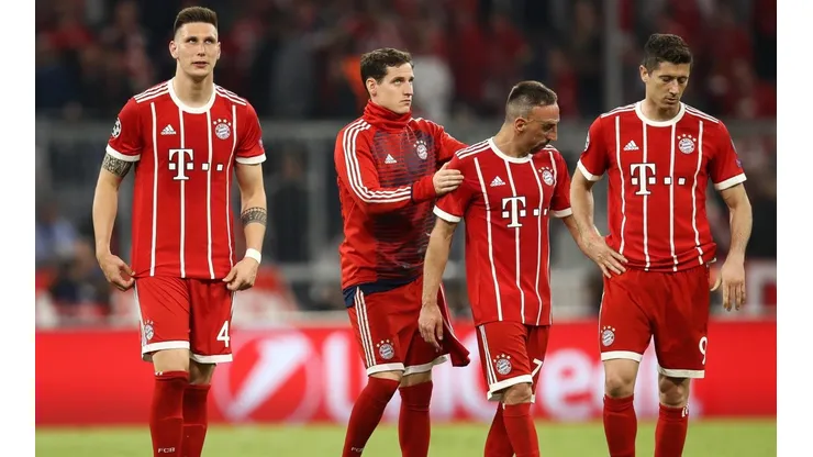 FRUSTRADOS. Los jugadores del Bayern Múnich tras la derrota con Real Madrid (Foto: Getty).