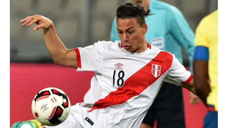 El atacante sueña con defender la franja roja en Rusia.