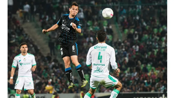 Luis Gil (centro) no pudo adaptarse a Querétaro (Foto: Mexsport)