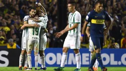 DERROTA FUERA DE CASA. Palmeiras celebra el 2-0 ante la frustración de Wanchope Ábila (Foto: Getty).