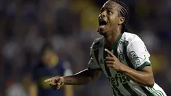 DE SORPRESA. Keno cabeceó ante la sorpresa de toda la última línea de Boca.