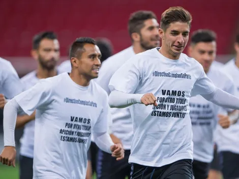 Jugadores de Chivas entrenan con la playera al revés como protesta por adeudos