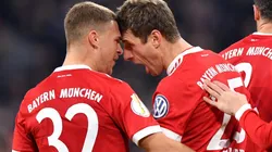FESTEJO BÁVARO. Kimmich celebra junto a Müller en Bayern Múnich (Foto: Getty).