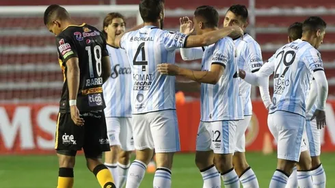 FESTEJA TODO TUCUMÁN. Atlético Tucumán jugó su mejor fútbol ante The Strongest.