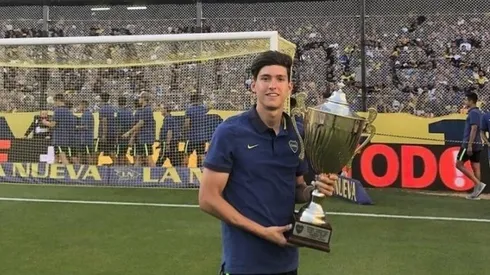 Pibe de oro y azul: Balerdi firmó su primer contrato con Boca