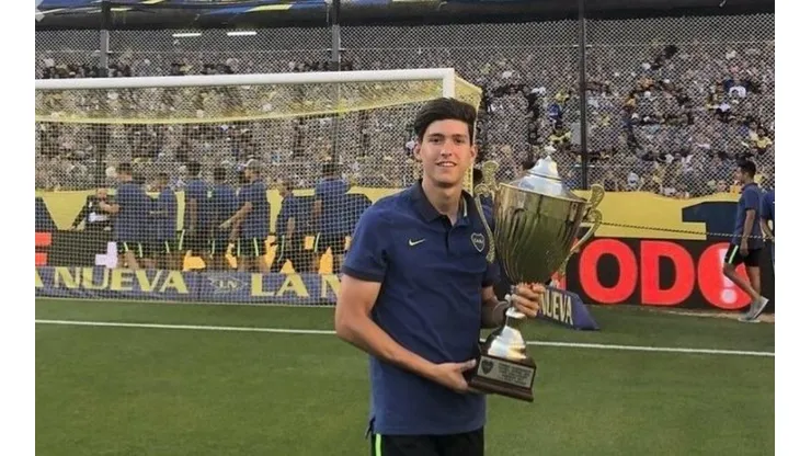 Pibe de oro y azul: Balerdi firmó su primer contrato con Boca