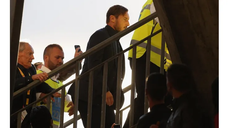 DE TRAJE. Desde esta temporada, Totti visita los estadios pero no nos deleita con su fútbol (Foto: Getty).