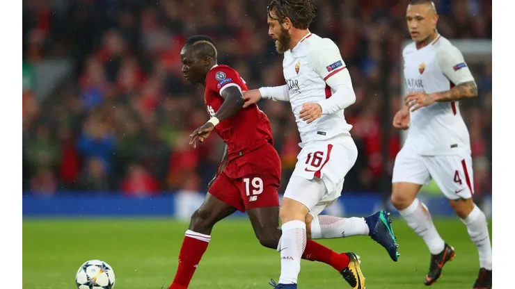A LAS NUBES. Mané tuvo su gol a la media hora de juego ante Roma con Liverpool (Foto: Getty).