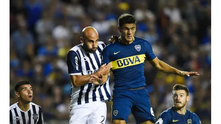 Lisandro Magallán en un partido ante Talleres de Córdoba.