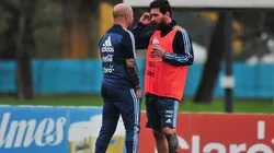 Foto de Jorge Sampaoli junto a Lionel Messi.