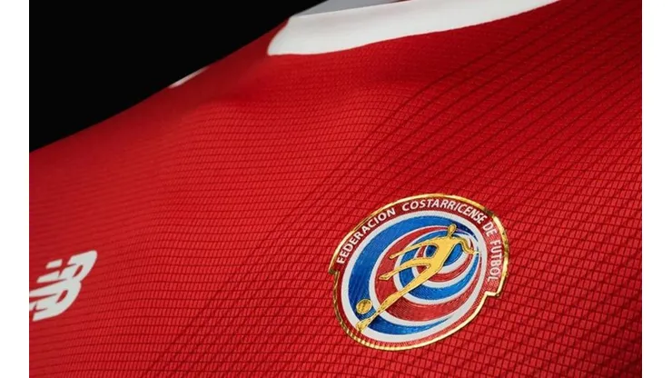 DE ROJO. El detalle de la camiseta titular de Costa Rica para Rusia 2018.