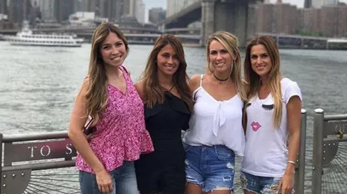 Foto de Antonella Roccuzzo con sus amigas en Instagram.