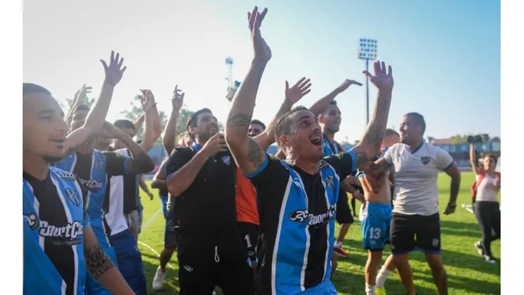 Almagro ascenderá sin depender de nadie si vence a Brown de Madryn.