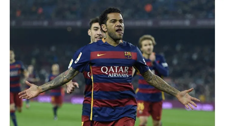 Dani Alves "volvería al Barcelona mañana si lo llaman"